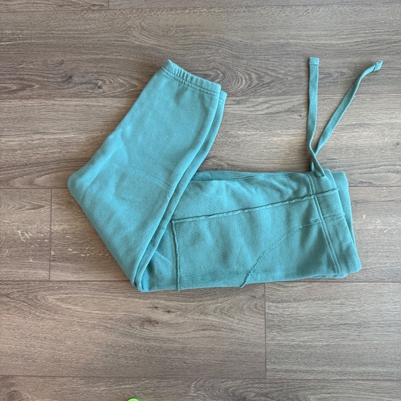 NWOT Frank & Eileen Eamon Joggers – Moss – Women’s (Size S) - Picture 7 of 7